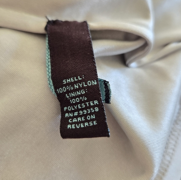 STUNNING SLEEVELESS SILVER SEQUIN MIDI DRESS 🩶✨️ - Picture 13 of 14